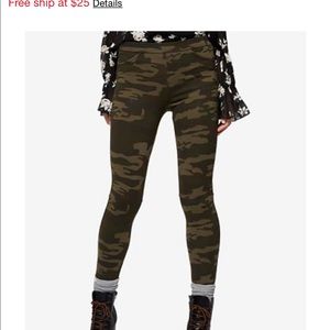SanctuaryXAnthropologie cammo leggings sz small